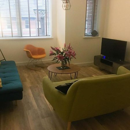 Luxury 1 Bed Apartment In City Centre With Parking Chester Exterior photo